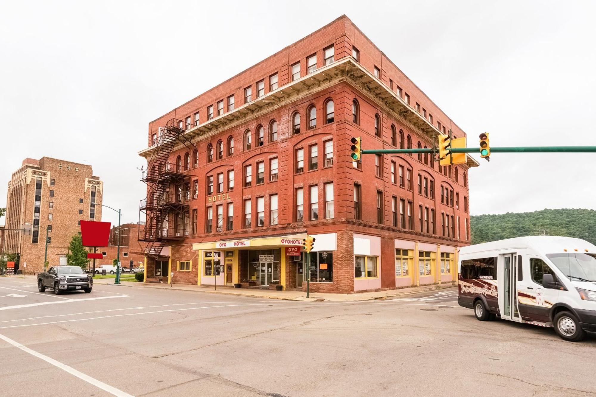 Oyo Hotel Bradford Main St Pa ภายนอก รูปภาพ